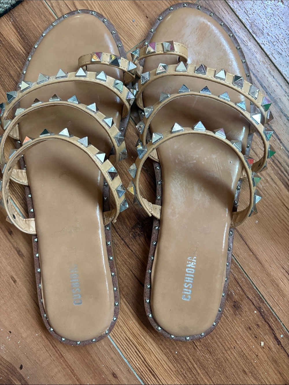 Cushionaire Studded Tan Slide Sandals Size 9.5
